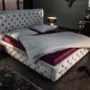 Moderní elegantní sametová postel – Vanessa Grey